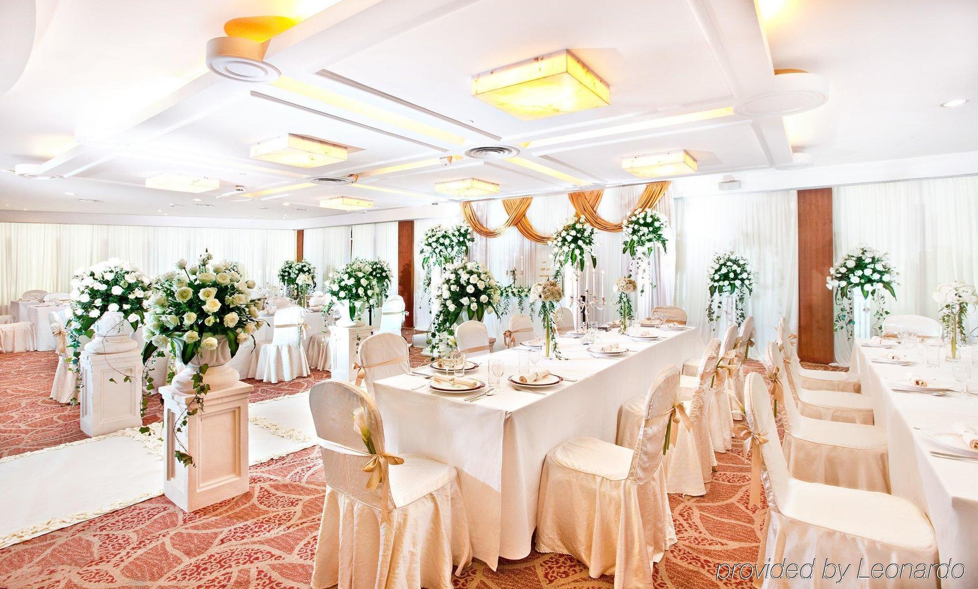 Crowne Plaza Nanjing Hotels & Suites ภายนอก รูปภาพ