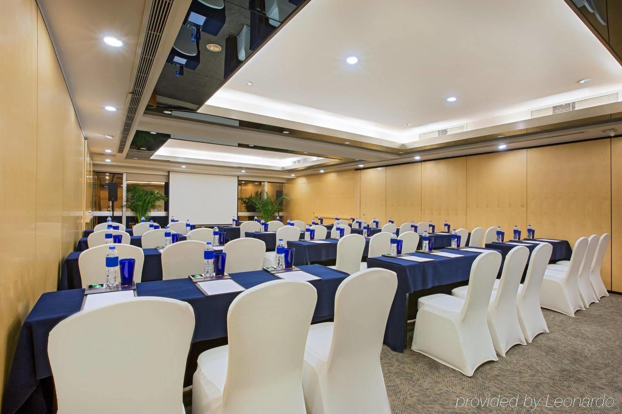 Crowne Plaza Nanjing Hotels & Suites ภายนอก รูปภาพ
