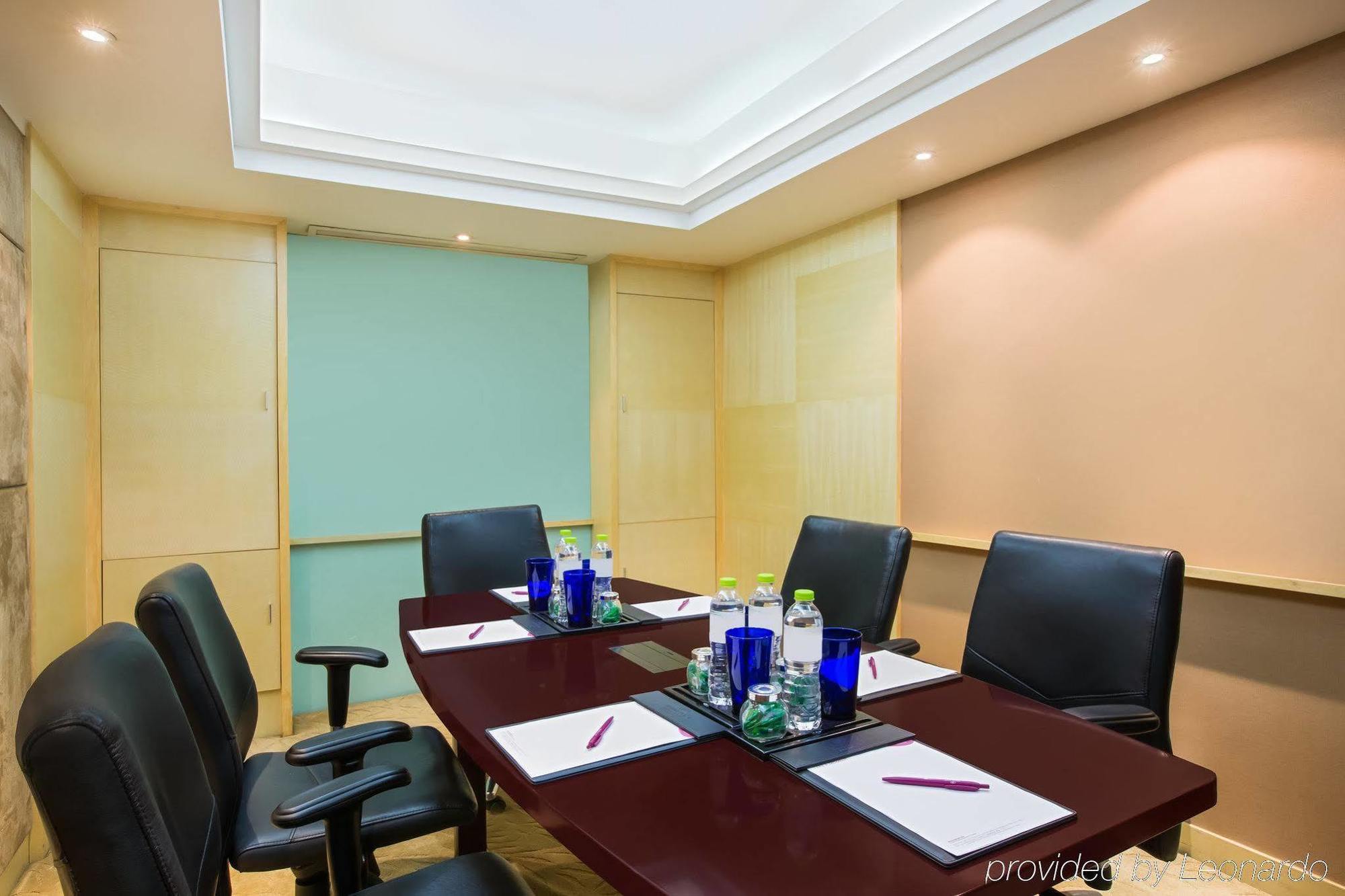 Crowne Plaza Nanjing Hotels & Suites ภายนอก รูปภาพ