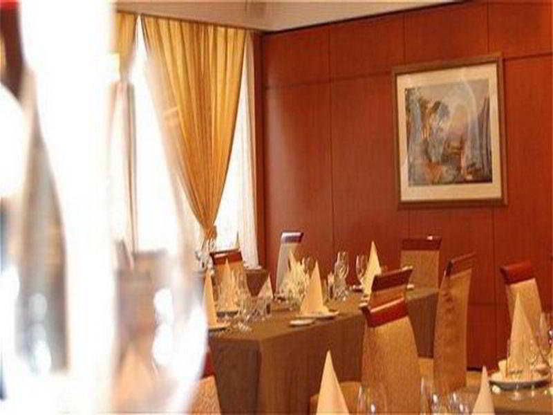 Crowne Plaza Nanjing Hotels & Suites ภายนอก รูปภาพ